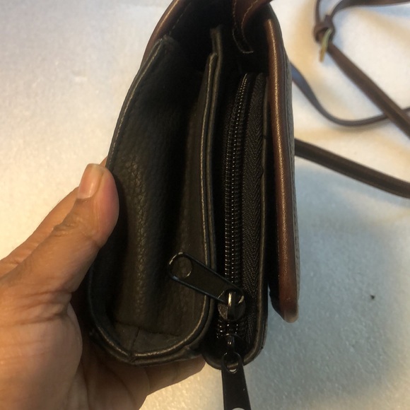 Cherokee Brown leather cross body purse - Picture 15 of 16